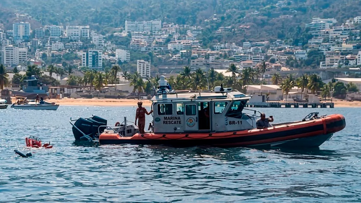 Mueren dos turistas chinos en Acapulco; oleaje los arrastró