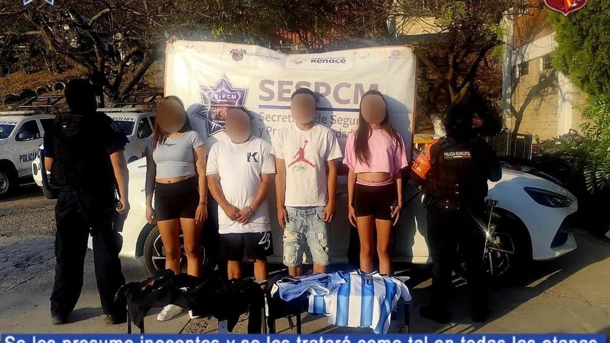 Detienen a 4 por robar ropa en Liverpool Chilpancingo