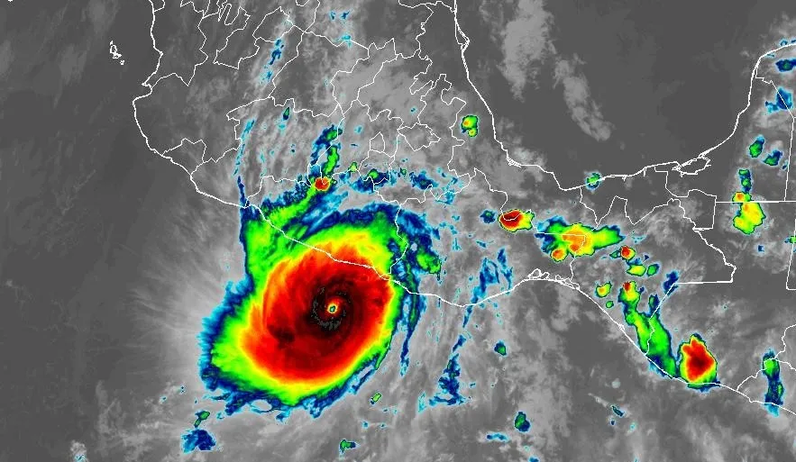 Huracán Otis sube a categoría 4 y podría golpear Guerrero como categoría 5