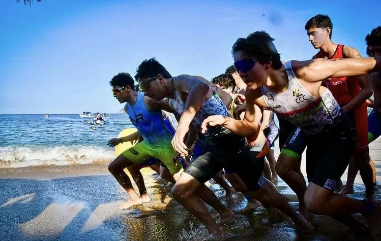 Participan 2 mil atletas en el Triatlón Astrí Acapulco