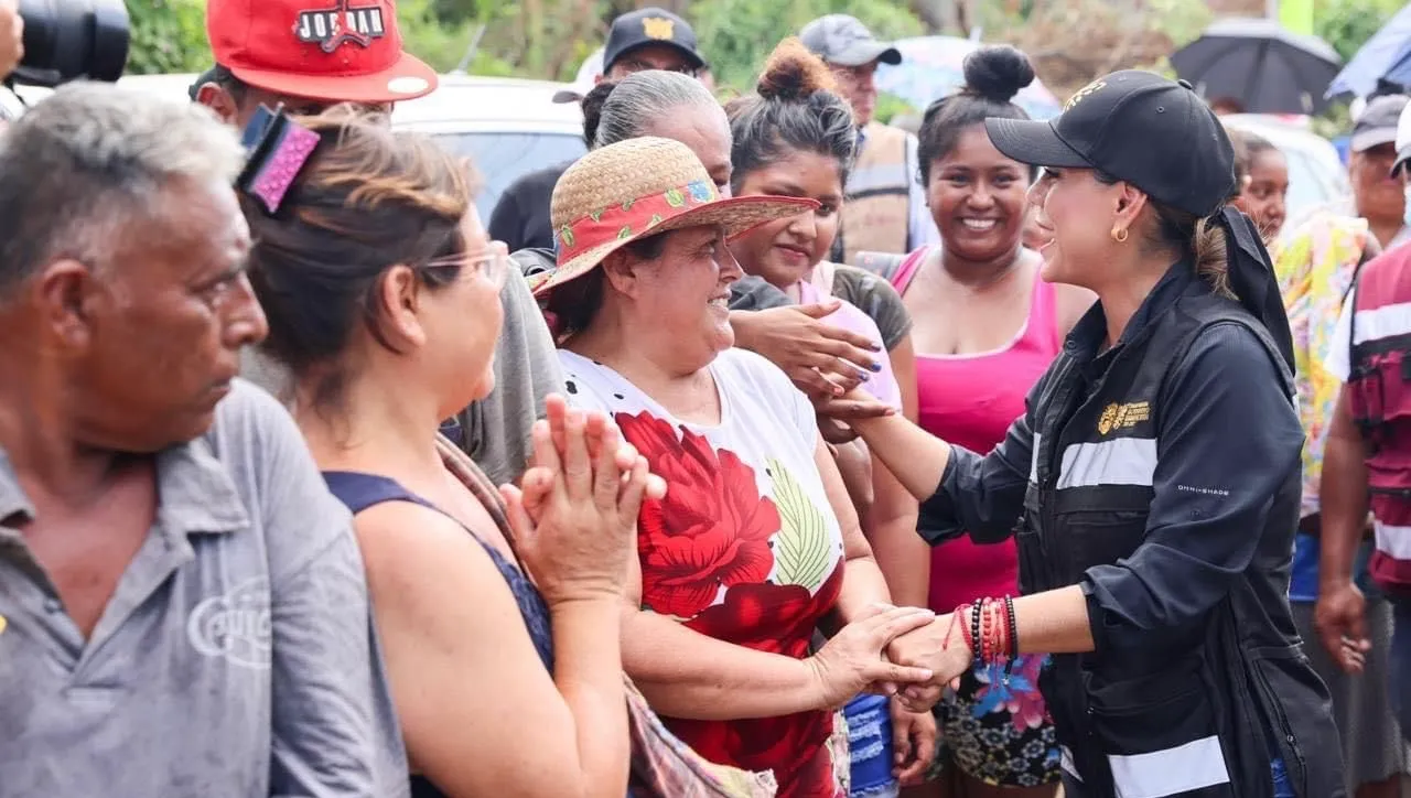Evelyn Salgado visita las colonias Ciudad Renacimiento y La Frontera