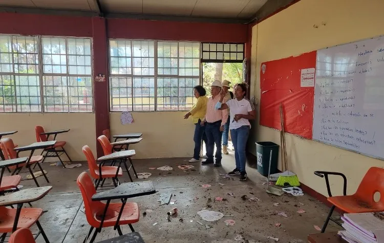 A un mes de Otis, regresa a clases sólo el 10% de las escuelas