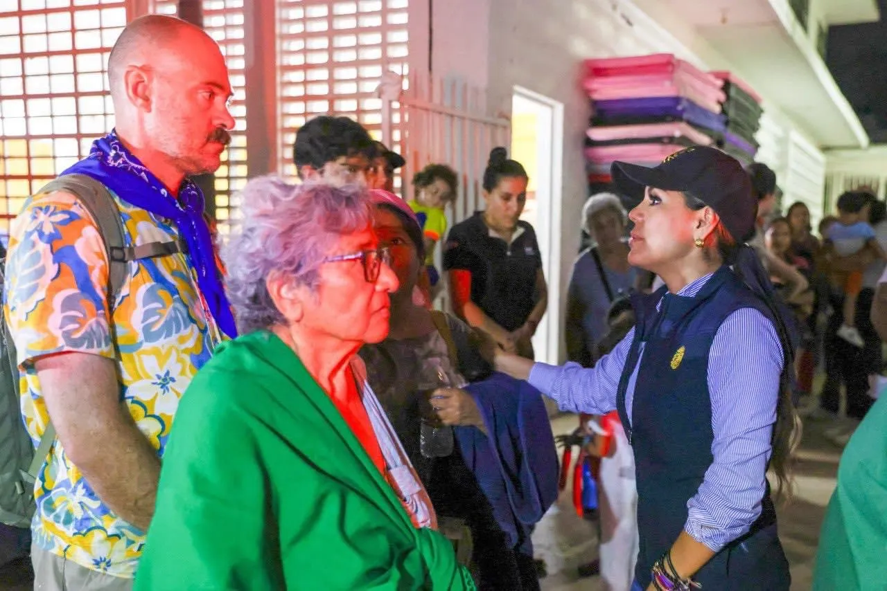 Entrega Evelyn 3 mil despensas a familias en las zonas afectadas de Acapulco 