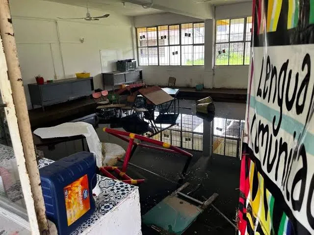 La SEG reporta 190 escuelas dañadas por el huracán Otis