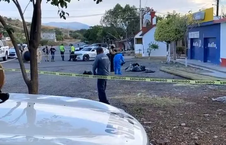 Hallan restos desmembrados de dos personas en Zacacoyuca, Iguala