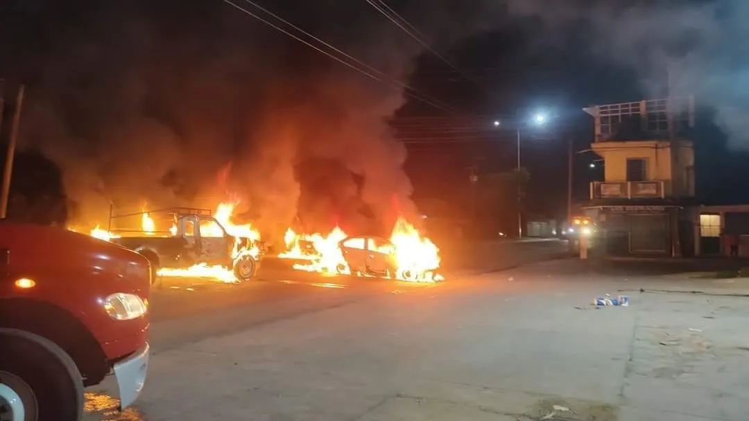 Quema de vehículos aterroriza a Tabasco como nunca
