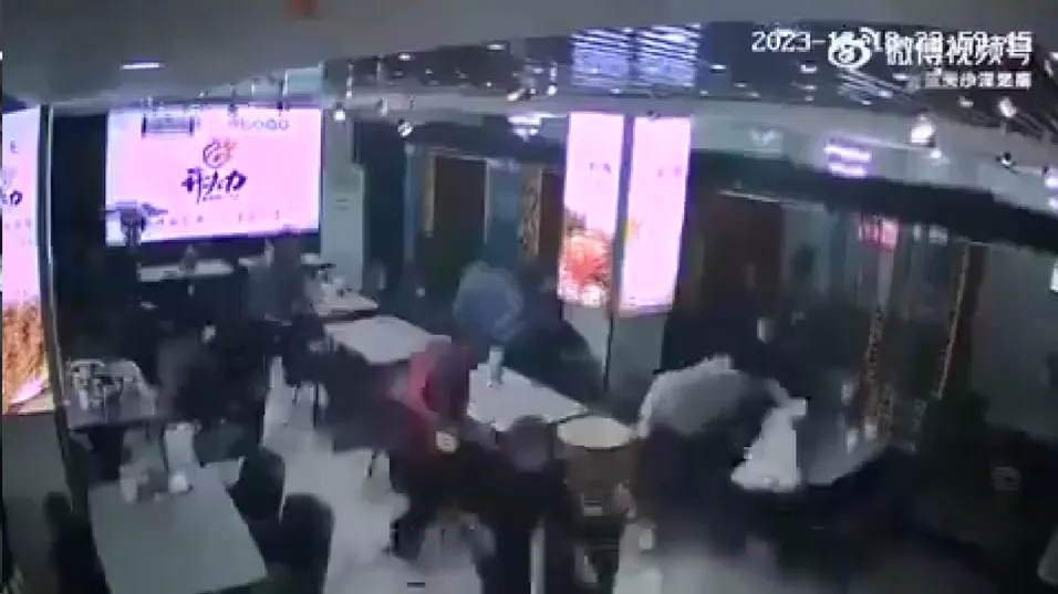 Terremoto en China suma 111 muertos y más de 200 Heridos