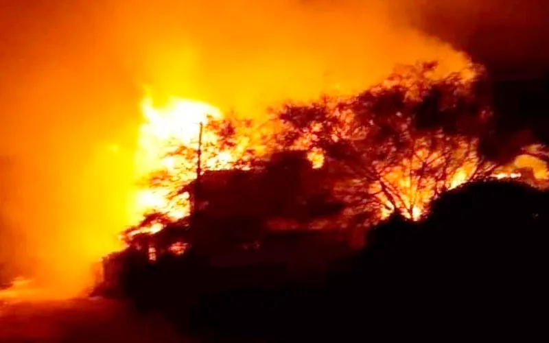 Se incendia un aserradero en Tecpan, Guerrero