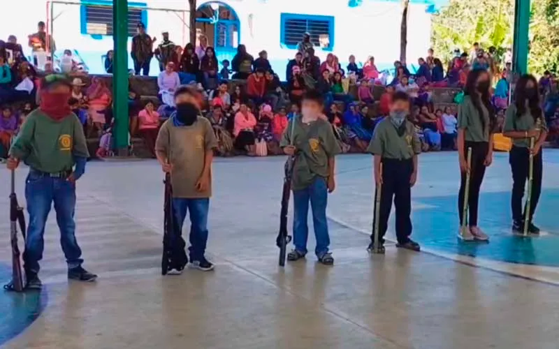 Arman a 20 niños en la comunitaria de Ayahualtempa, Guerrero