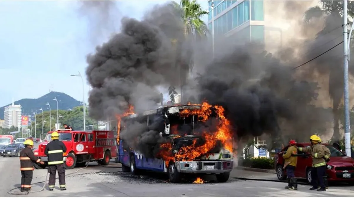 Acapulco sigue paralizado por falta de transporte público y grave inseguridad