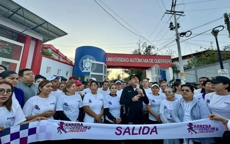 Realiza UAGro carrera en Chilpancingo a favor de los derechos de las mujeres