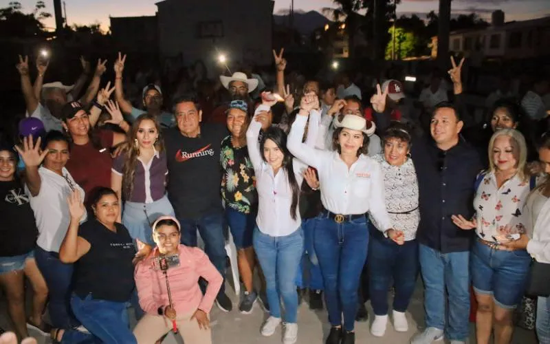 Félix Salgado respalda a Yoloczin Domínguez para la diputación federal por Acapulco