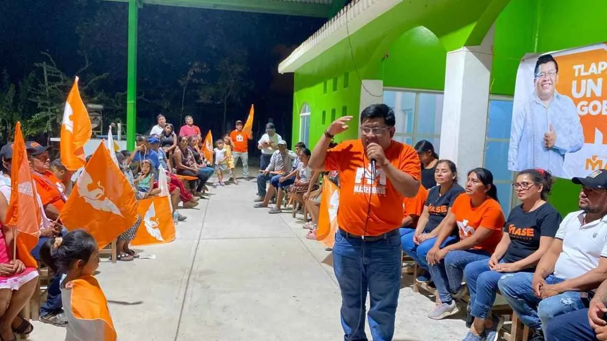Propone Masedonio Mendoza apoyos a comerciantes en Tlapa